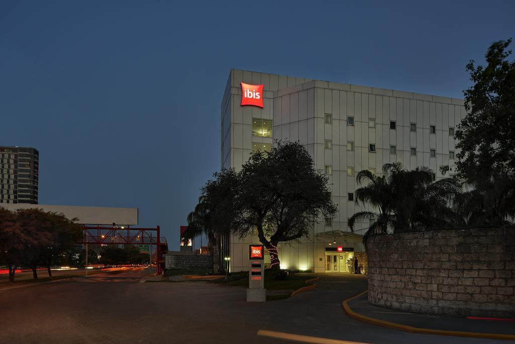 Ibis Monterrey Valle San Pedro Garza Garcia Eksteriør bilde